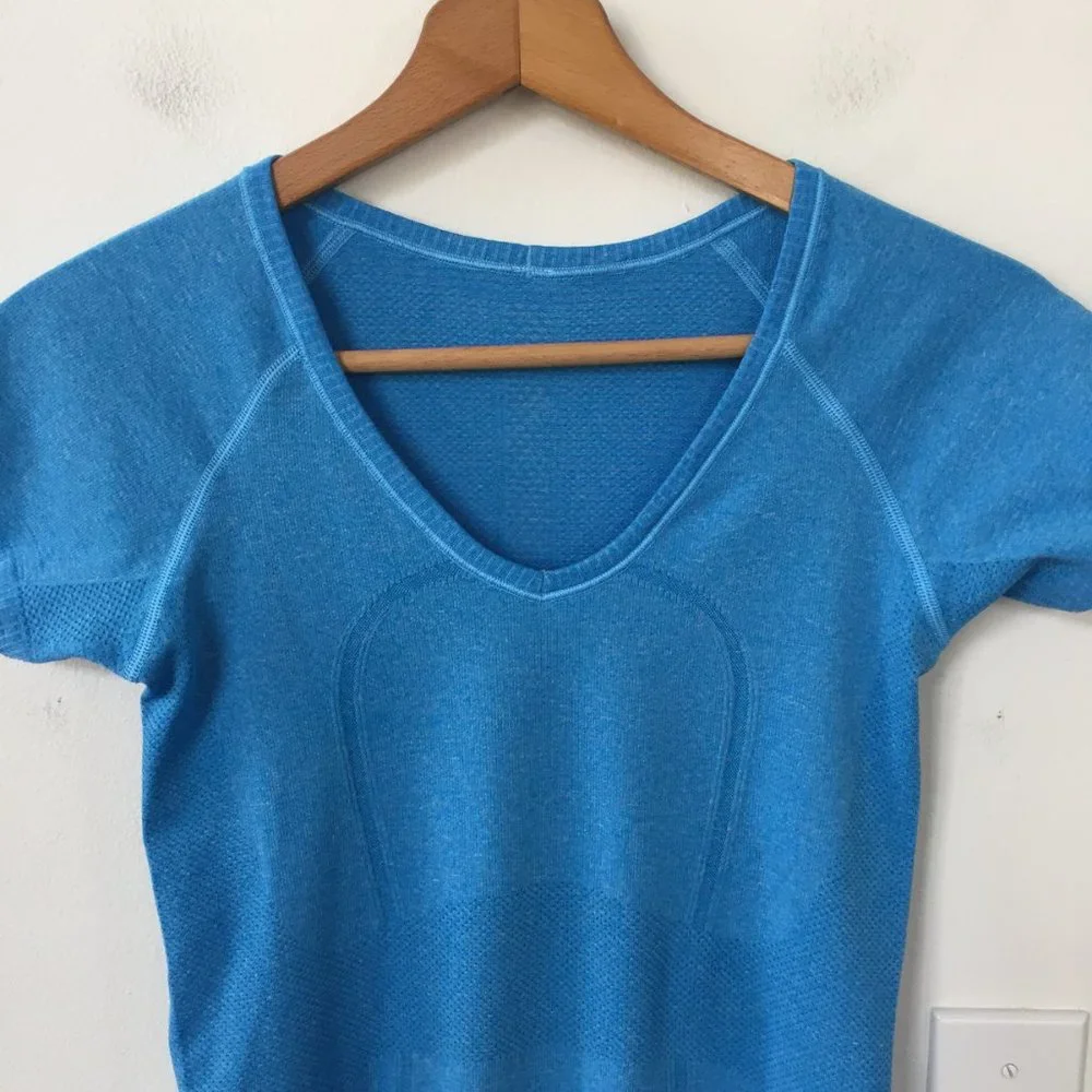 Lululemon Run: Swiftly V Neck Beach Blanket Blue